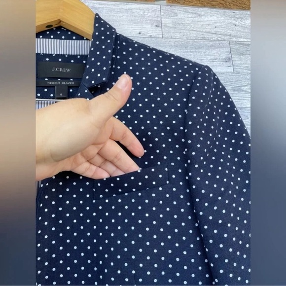 J.Crew Women's Blue Polka-dot Regent Blazer
In Linen size 8 - Picture 7 of 16